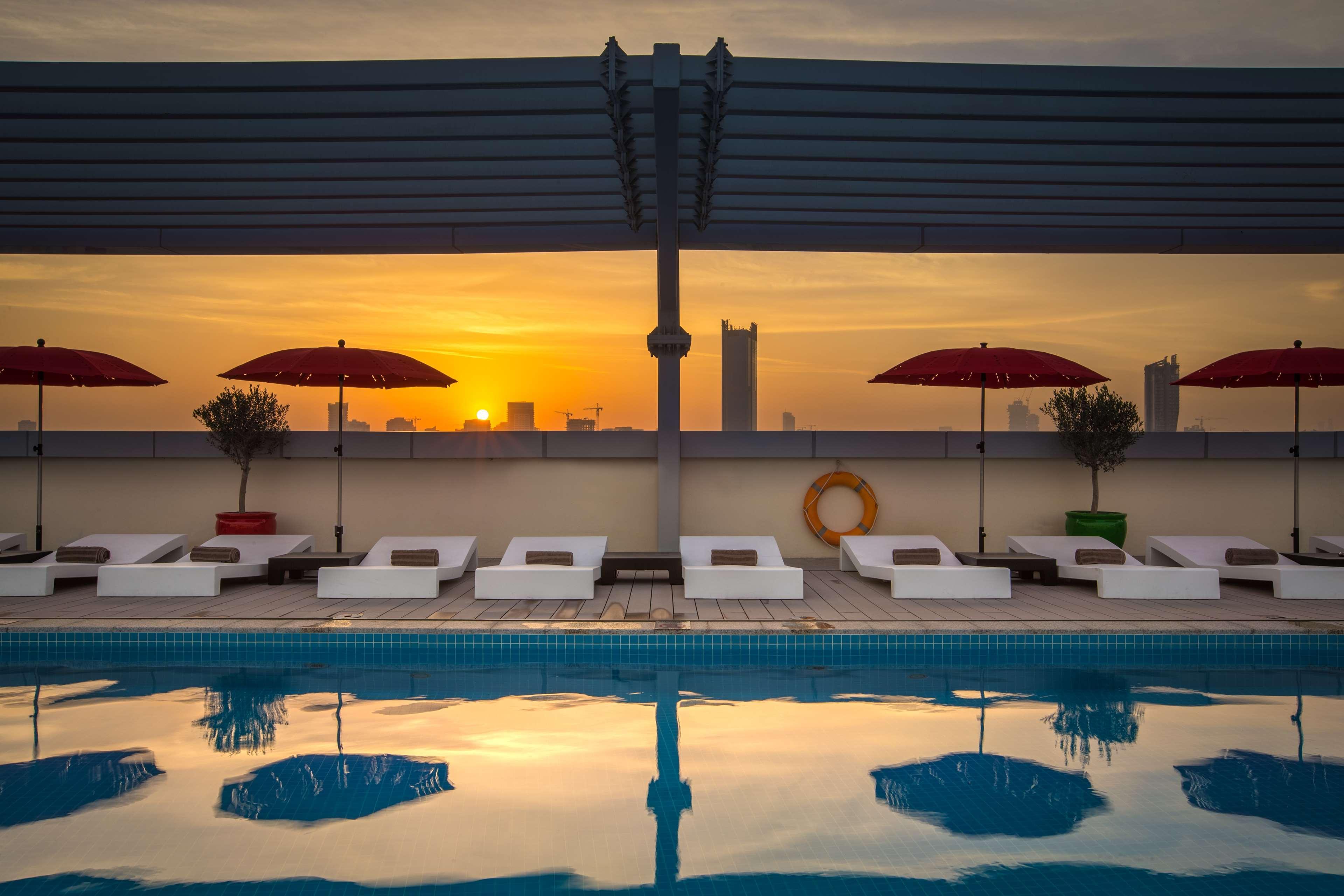 Park Inn by Radisson Dubai Motor City Bagian luar foto