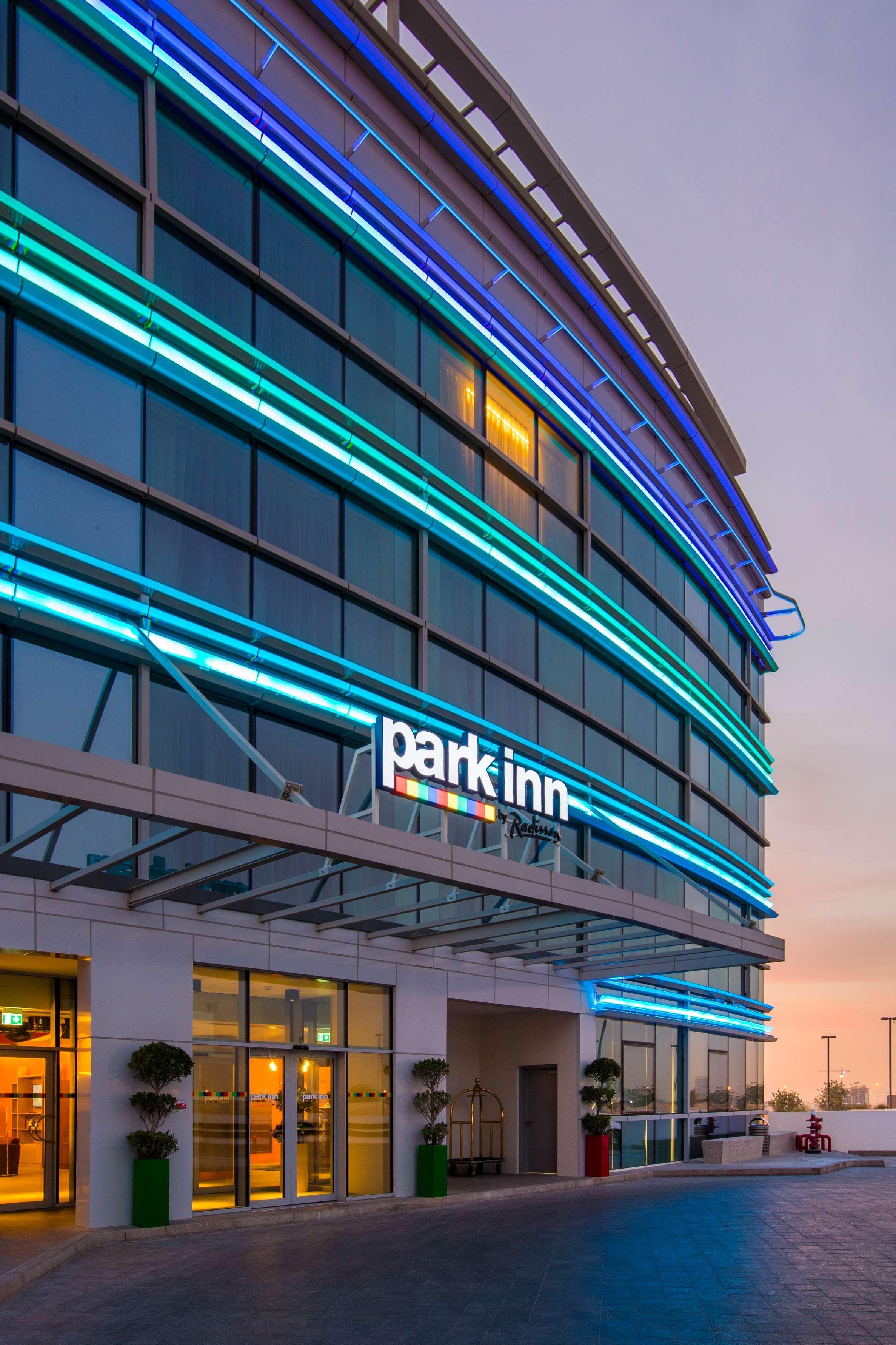 Park Inn by Radisson Dubai Motor City Bagian luar foto