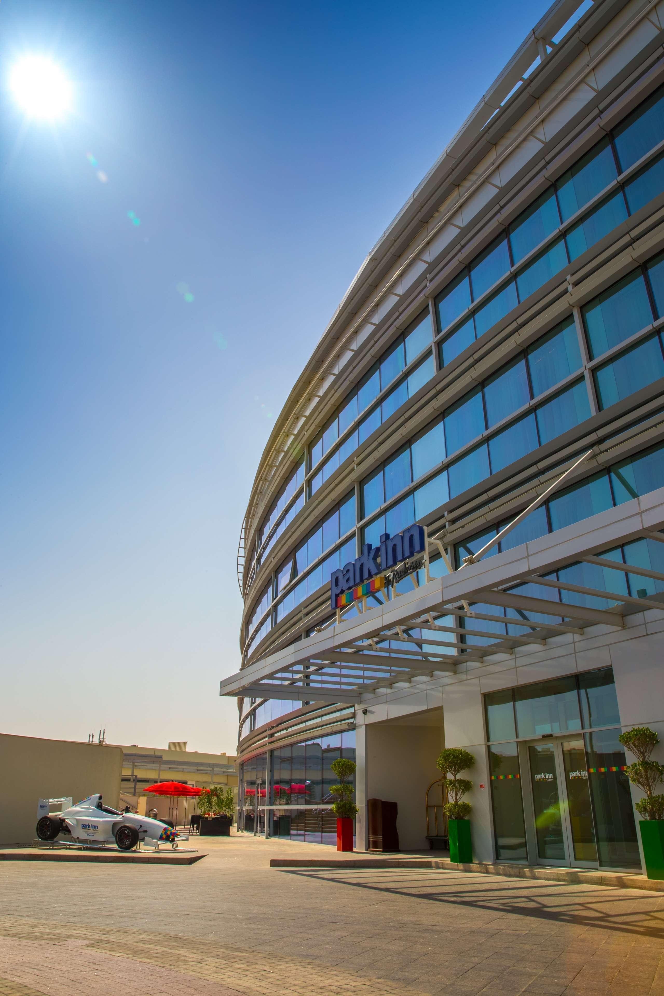 Park Inn by Radisson Dubai Motor City Bagian luar foto