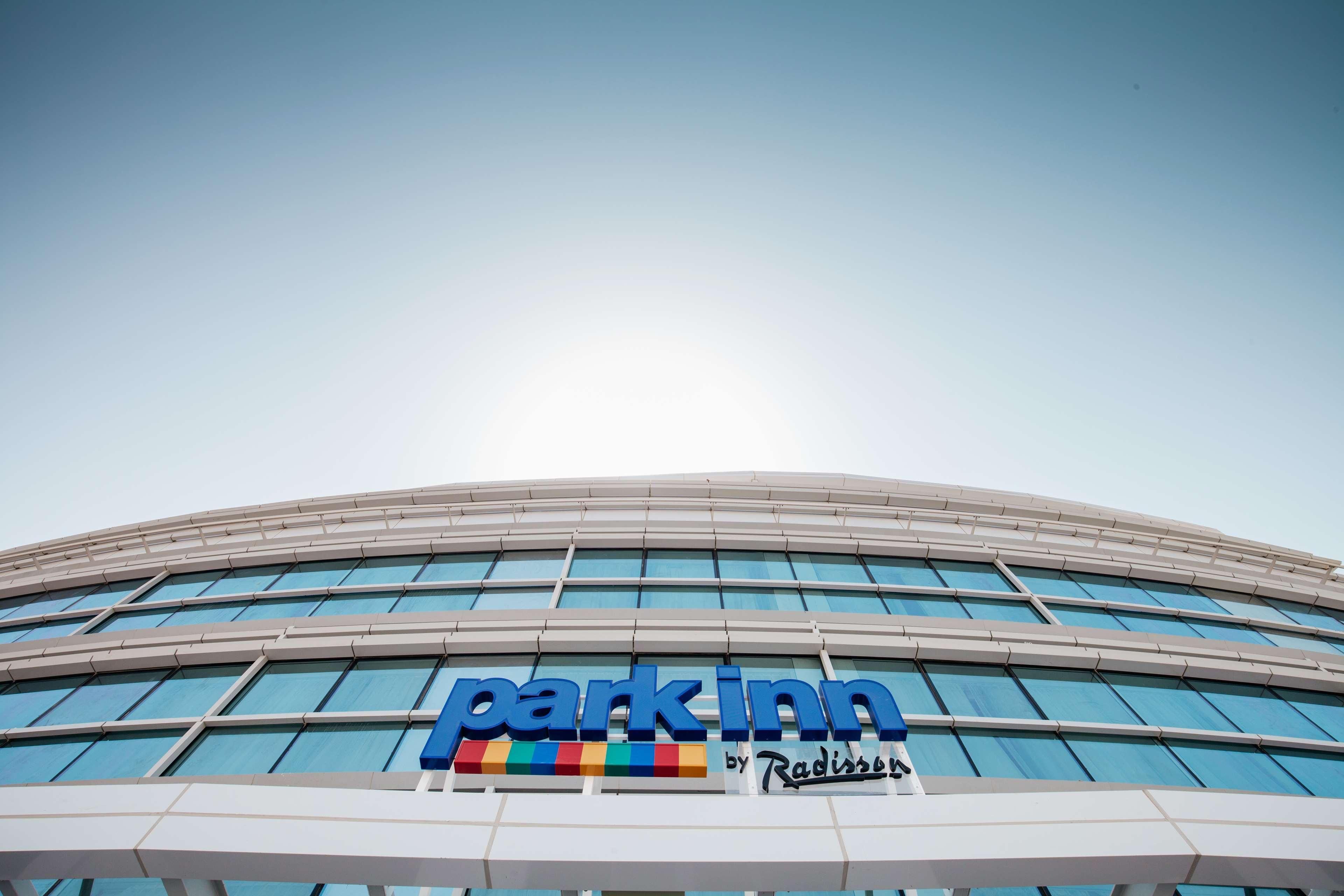 Park Inn by Radisson Dubai Motor City Bagian luar foto