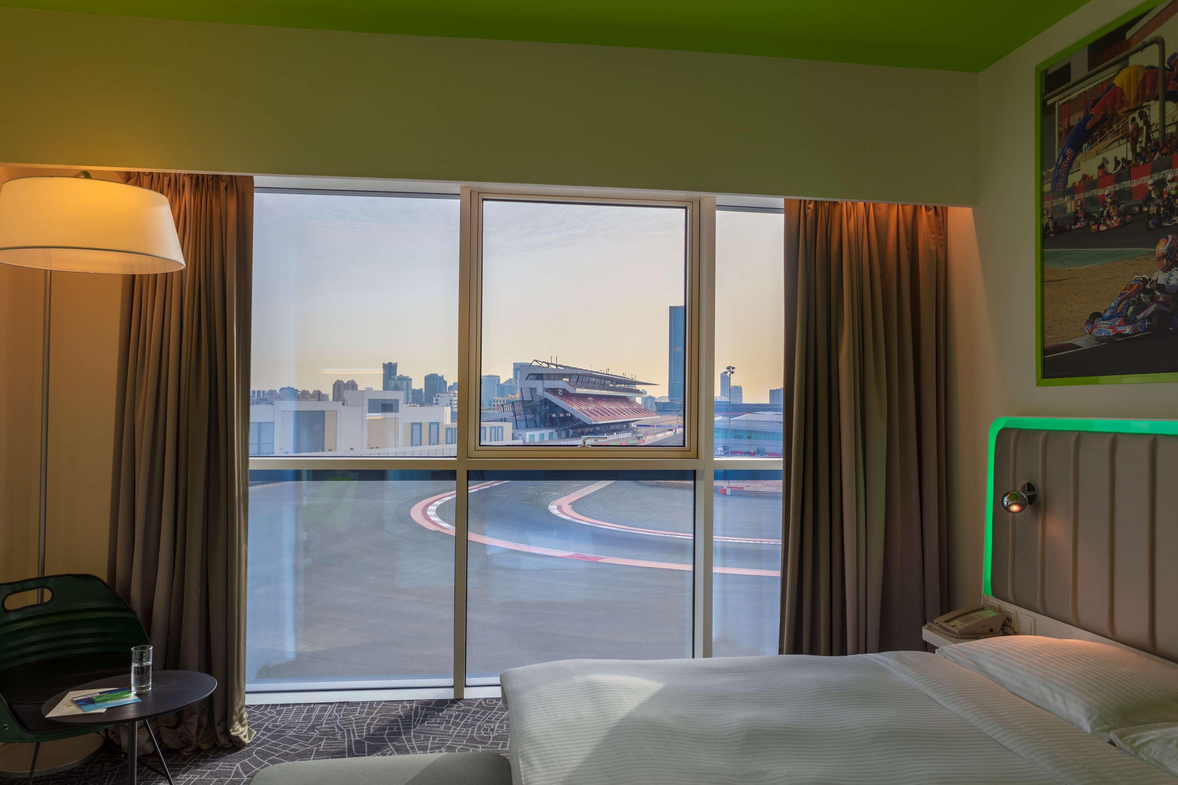 Park Inn by Radisson Dubai Motor City Bagian luar foto